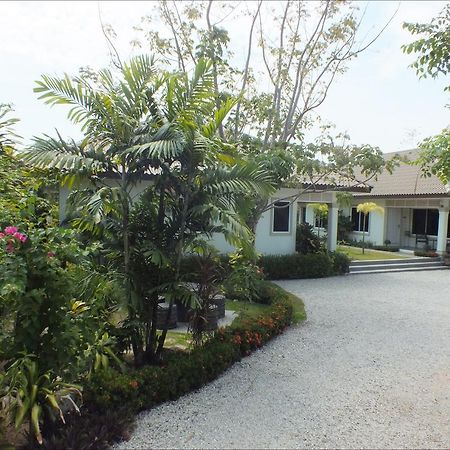 Vacation Garden Villa Таланг Екстер'єр фото